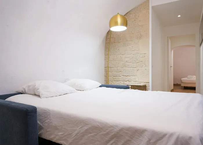 Loft 2 Bedroom Marais, Notre Dame Ac By Lcc Agency
